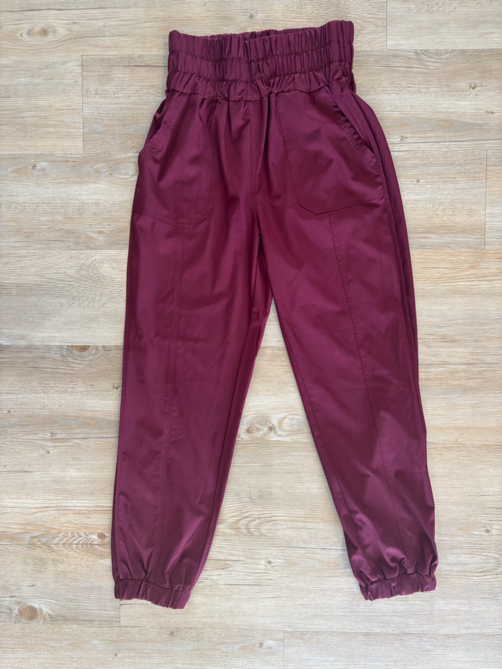 Handwritten-Logo Quilted Jacket in Burgundy